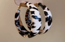 Load image into Gallery viewer, Leather Hoop Earrings
