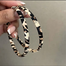 Load image into Gallery viewer, The Savannah Wrapped Statement Hoops
