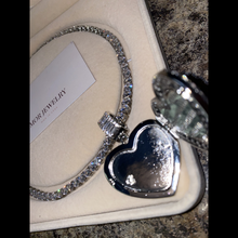 Load image into Gallery viewer, Heart Locket Necklace
